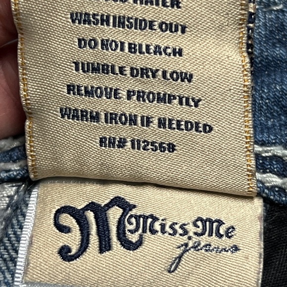 Like New, Miss Me Jeans! Size 26/31 per tag. - Picture 11 of 13